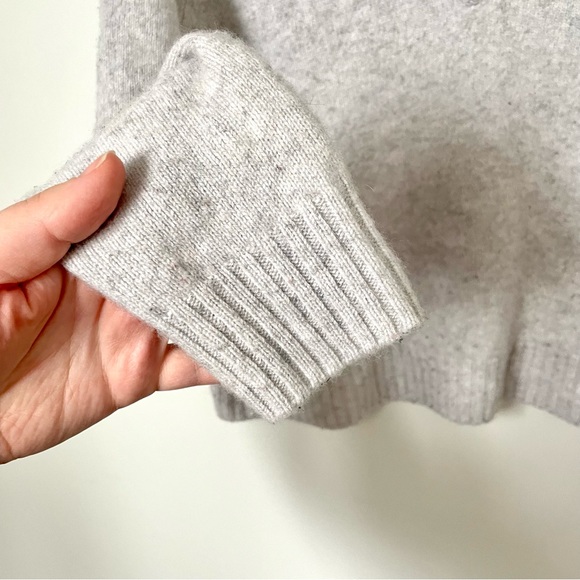 COS Cashmere V Neck Sweater - Picture 4 of 6